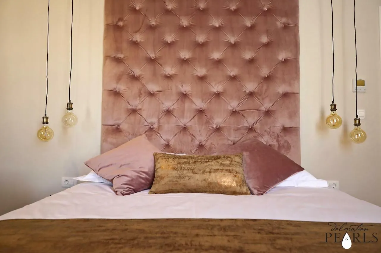 Three Pearls Deluxe Rooms & Studios Croatia